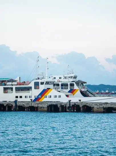 Muelle del ferry a Isla Mujeres en Puerto Juárez — traslado privado desde el Aeropuerto de Cancún