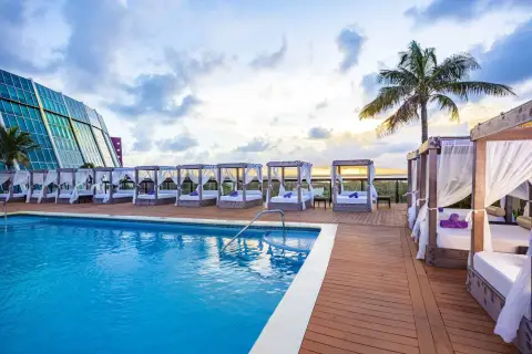 Crown Paradise Cancun — traslados privados desde el aeropuerto de cancún