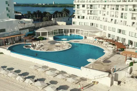Cyan Cancun Resort & Spa — traslados privados desde el aeropuerto de cancún