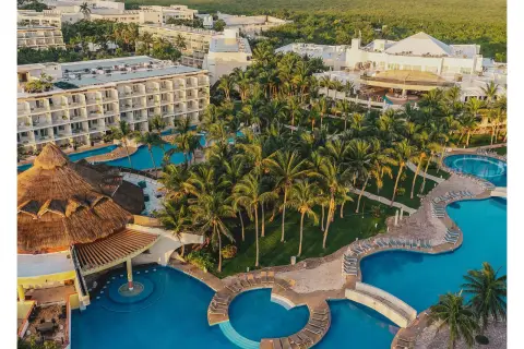 Iberostar Selection Riviera Cancún — private transfers from Cancun Airport