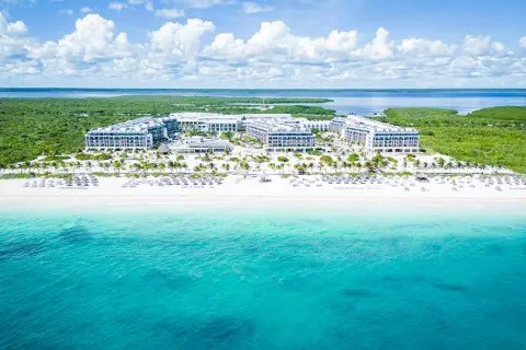 Majestic Elegance Costa Mujeres — traslados privados desde el aeropuerto de cancún