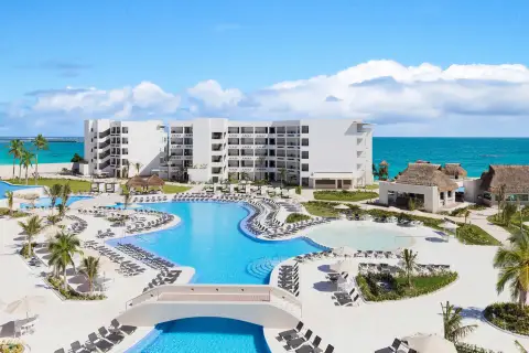 Ventus at Marina el Cid — private transfers from Cancun Airport