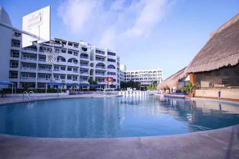 Aquamarina Beach Resort — traslados privados desde el aeropuerto de cancún