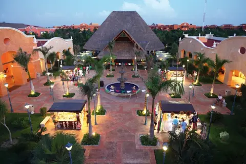 Barcelo Maya Colonial — traslados privados desde el aeropuerto de Cancún