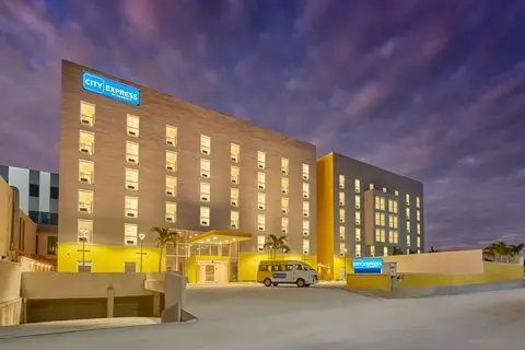 City Express by Marriott Cancun Aeropuerto — traslados privados desde el aeropuerto de cancún