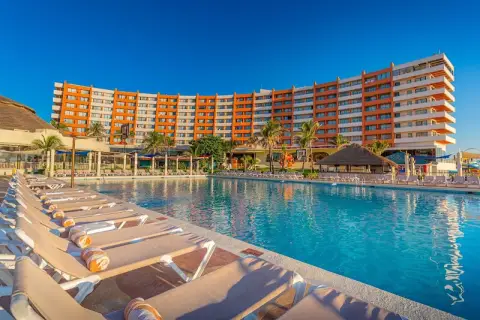 Crown Paradise Cancun — traslados privados desde el aeropuerto de Cancún