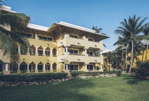 Iberostar Paraiso del Mar — private transfers from Cancun airport