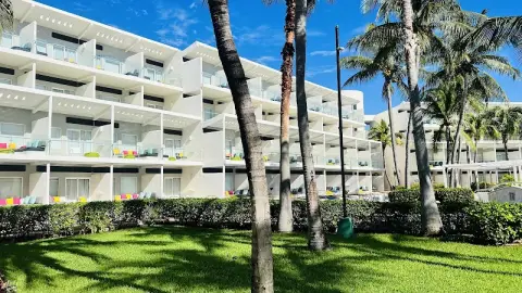 Iberostar Selection Riviera Cancún — private transfers from Cancun Airport