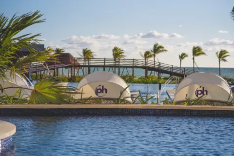 Planet Hollywood Cancun — traslados privados desde el aeropuerto de Cancún