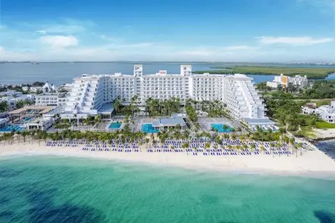 Riu Caribe Cancun — private transfers from Cancun Airport