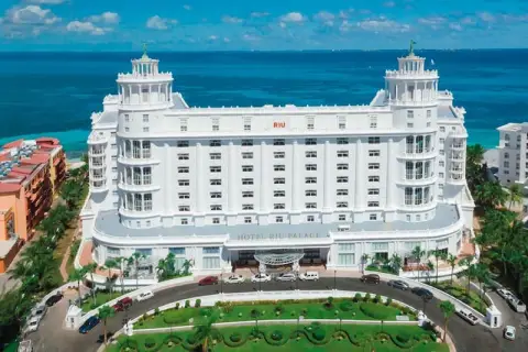 Riu Palace las Americas — private transfers from Cancun Airport