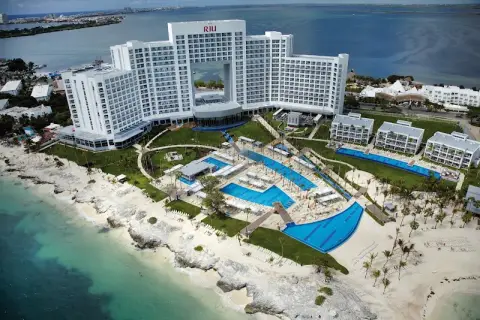 Riu Palace Peninsula Cancun — traslados privados desde el aeropuerto de Cancún