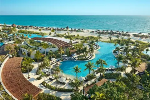 Secrets Playa Blanca — traslados privados desde el aeropuerto de Cancún