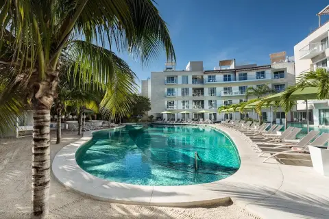 The Fives Beach Hotel and Residences — traslados privados desde el aeropuerto de Cancún