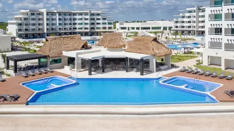 Ventus at Marina el Cid — private transfers from Cancun airport