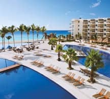 Fotografía de la Zona Hotelera de Cancún, uno de los destinos más importantes para la transportación desde el aeropuerto de Cancún